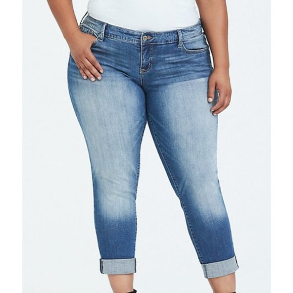 Torrid Boyfriend slim straight light wash jeans